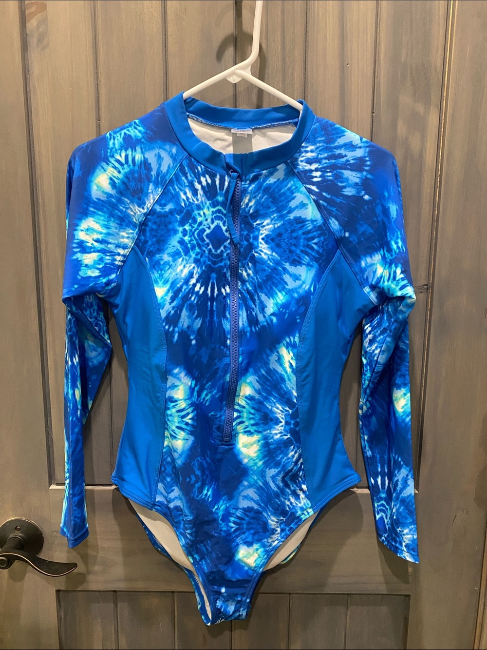 VENUS Bright Blue Swim Top with Crew Neck